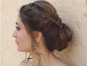 A Messy Bun hairstyle, Kareena Kapoor, 