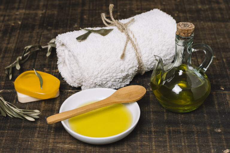8 Surprising Benefits of Olive Oil for Health, Hair & Skin